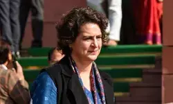 अमेरिकी डॉलर के मुकाबले रुपए में बड़ी गिरावट पर प्रियंका गांधी ने केंद्र सरकार पर उठाए सवाल