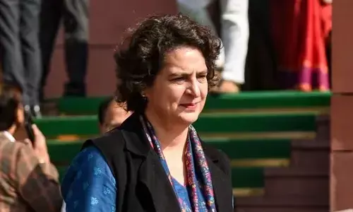 अमेरिकी डॉलर के मुकाबले रुपए में बड़ी गिरावट पर प्रियंका गांधी ने केंद्र सरकार पर उठाए सवाल