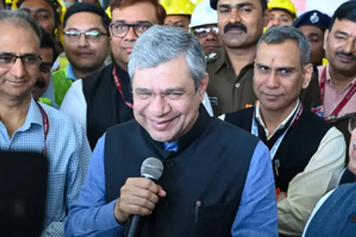 रेलवे ने दो वर्षों में 1,20,579 भर्तियां निकाली, 11 वर्षों में 5.08 लाख नौकरियां प्रदान कीं :अश्विनी वैष्णव