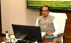 योजनाओं का क्रियान्वयन समयबद्ध, पारदर्शी और किसान केंद्रित हो : शिवराज