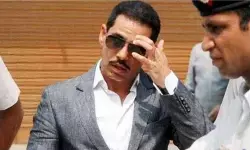 रॉबर्ट वाड्रा पर मनी लॉन्ड्रिंग केस, दिल्ली कोर्ट में सुनवाई आज रॉबर्ट वाड्रा पर मनी लॉन्ड्रिंग केस, दिल्ली कोर्ट में सुनवाई आज