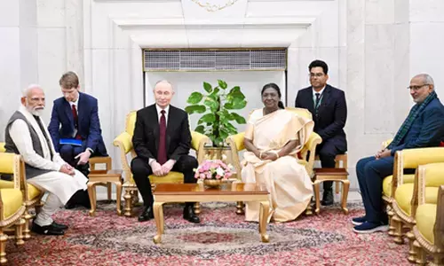 दिल्ली में पुतिन का भव्य स्वागत, राष्ट्रपति भवन में औपचारिक समारोह दिल्ली में पुतिन का भव्य स्वागत, राष्ट्रपति भवन में औपचारिक समारोह