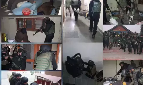 जम्मू-कश्मीर के बारामुला में बड़ा सुरक्षा अभ्यास, रेलवे स्टेशन और हाउसिंग कॉलोनी में मॉक ड्रिल जम्मू-कश्मीर के बारामुला में बड़ा सुरक्षा अभ्यास, रेलवे स्टेशन और हाउसिंग कॉलोनी में मॉक ड्रिल