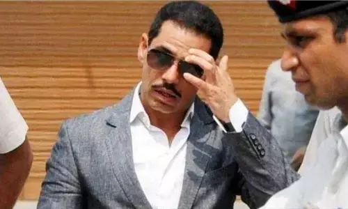 रॉबर्ट वाड्रा पर मनी लॉन्ड्रिंग केस, दिल्ली कोर्ट में सुनवाई आज रॉबर्ट वाड्रा पर मनी लॉन्ड्रिंग केस, दिल्ली कोर्ट में सुनवाई आज