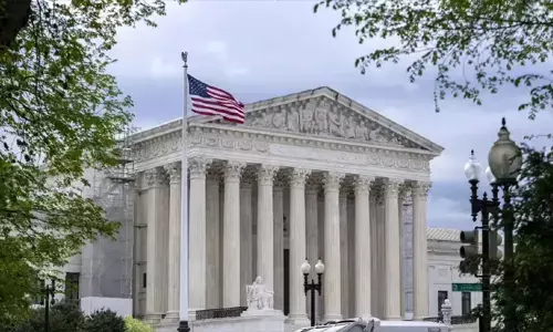 अमेरिकी सुप्रीम कोर्ट में जन्म आधारित नागरिकता पर सुनवाई तय अमेरिकी सुप्रीम कोर्ट में जन्म आधारित नागरिकता पर सुनवाई तय