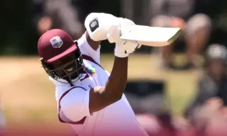 233 गेंद पर 58 रन, गेंदबाज केमार रोच ने अपनी बल्लेबाजी से टाली वेस्टइंडीज की हार 233 गेंद पर 58 रन, गेंदबाज केमार रोच ने अपनी बल्लेबाजी से टाली वेस्टइंडीज की हार