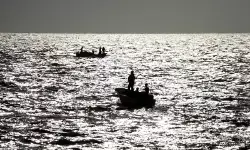 ग्रीक में एक बार फिर चौंकाने वाला मामला आया सामने , प्रवासियों को ले जा रही नाव पलटी, 17 लोगों की हुई मौत