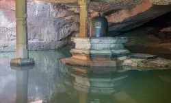 केदारेश्वर गुफा मंदिर : दुनिया के अंत का प्रतीक, यहां कलयुग का आखिरी स्तंभ भी मौजूद