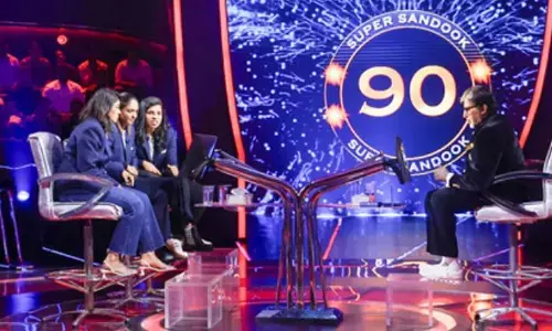 केबीसी में पहुंची भारतीय महिला क्रिकेट टीम, स्नेह राणा ने अमिताभ से की खास अपील केबीसी में पहुंची भारतीय महिला क्रिकेट टीम, स्नेह राणा ने अमिताभ से की खास अपील