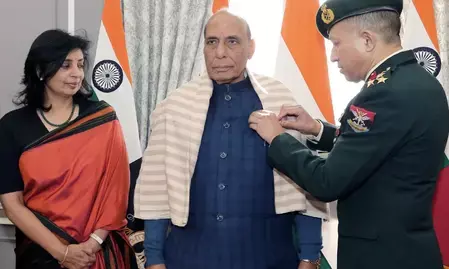 सशस्त्र सेना झंडा दिवस : रक्षामंत्री राजनाथ सिंह और केंद्रीय मंत्रियों ने दीं शुभकामनाएं, जवानों को वीरता के लिए किया सलाम सशस्त्र सेना झंडा दिवस : रक्षामंत्री राजनाथ सिंह और केंद्रीय मंत्रियों ने दीं शुभकामनाएं, जवानों को वीरता के लिए किया सलाम