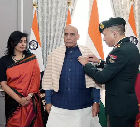 सशस्त्र सेना झंडा दिवस : रक्षामंत्री राजनाथ सिंह और केंद्रीय मंत्रियों ने दीं शुभकामनाएं, जवानों को वीरता के लिए किया सलाम सशस्त्र सेना झंडा दिवस : रक्षामंत्री राजनाथ सिंह और केंद्रीय मंत्रियों ने दीं शुभकामनाएं, जवानों को वीरता के लिए किया सलाम