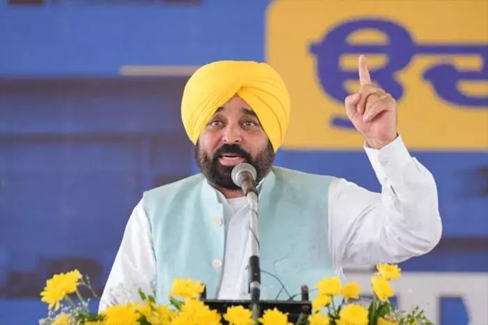 सियोल में प्रवासी पंजाबियों से मुख्यमंत्री की अपील: पंजाब के ब्रांड एम्बेसडर बनें, कोरियन निवेश आकर्षित करें सियोल में प्रवासी पंजाबियों से मुख्यमंत्री की अपील: पंजाब के ब्रांड एम्बेसडर बनें, कोरियन निवेश आकर्षित करें