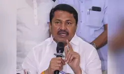 नाना पटोले ने फडणवीस सरकार पर लगाया आरोप, बोले- विपक्ष की आवाज दबाने की कोशिश कर रही सरकार नाना पटोले ने फडणवीस सरकार पर लगाया आरोप, बोले- विपक्ष की आवाज दबाने की कोशिश कर रही सरकार