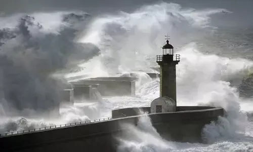 भूकंप से कांपा जापान, सुनामी का खतरा मंडराया भूकंप से कांपा जापान, सुनामी का खतरा मंडराया