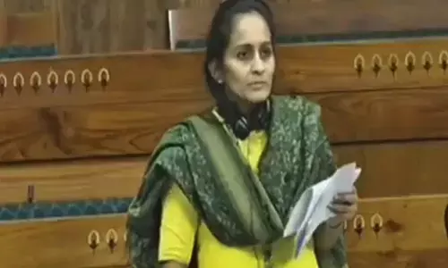 कुछ लोगों का विदेशी डीएनए वंदे मातरम पर चर्चा से रोक रहा : टीडीपी सांसद शबरी कुछ लोगों का विदेशी डीएनए वंदे मातरम पर चर्चा से रोक रहा : टीडीपी सांसद शबरी