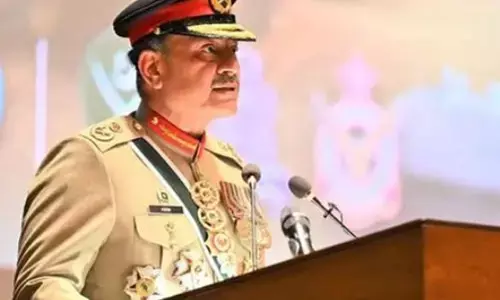 पहले ही भाषण में सीडीएफ आसिम मुनीर को याद आए पड़ोसी, पाकिस्तान की काबिलियत का किया बखान पहले ही भाषण में सीडीएफ आसिम मुनीर को याद आए पड़ोसी, पाकिस्तान की काबिलियत का किया बखान