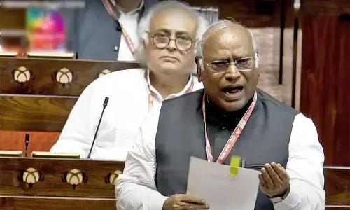 वंदे मातरम पर चर्चा के बीच अमित शाह पर क्यों भड़के मल्लिकार्जुन खरगे? वंदे मातरम पर चर्चा के बीच अमित शाह पर क्यों भड़के मल्लिकार्जुन खरगे?