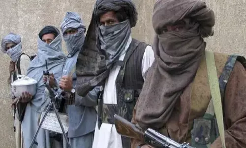 सीमा पार लांन्चिंग पैड पर आतंकियों की फिर बढ़ी हलचल सीमा पार लांन्चिंग पैड पर आतंकियों की फिर बढ़ी हलचल