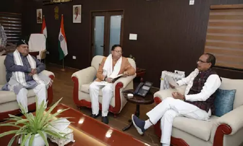 सीएम धामी ने केंद्रीय मंत्री शिवराज सिंह से की मुलाकात, 1,700 करोड़ रुपए की राशि की मंजूरी सीएम धामी ने केंद्रीय मंत्री शिवराज सिंह से की मुलाकात, 1,700 करोड़ रुपए की राशि की मंजूरी