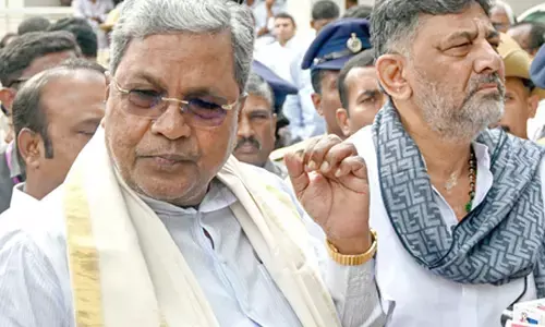 कर्नाटक हाईकोर्ट ने कुछ घंटों में ही राज्य सरकार के ‘मासिक धर्म अवकाश’ आदेश पर लगी रोक वापस ली कर्नाटक हाईकोर्ट ने कुछ घंटों में ही राज्य सरकार के ‘मासिक धर्म अवकाश’ आदेश पर लगी रोक वापस ली