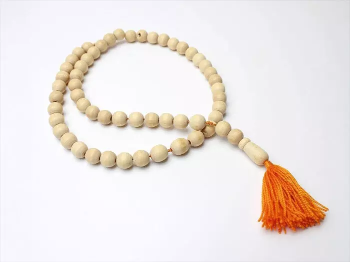 तुलसी माला : तन और मन दोनों रखे शुद्ध, जानें पहनने के नियम और चमत्कारिक लाभ तुलसी माला : तन और मन दोनों रखे शुद्ध, जानें पहनने के नियम और चमत्कारिक लाभ