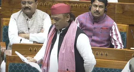 चुनाव सुधार की प्रक्रिया सबसे पहले चुनाव आयोग से ही शुरू होनी चाहिए ,यह एसआईआर नहीं एनआरसी जैसा काम चल रहा है :अखिलेश यादव चुनाव सुधार की प्रक्रिया सबसे पहले चुनाव आयोग से ही शुरू होनी चाहिए ,यह एसआईआर नहीं एनआरसी जैसा काम चल रहा है :अखिलेश यादव