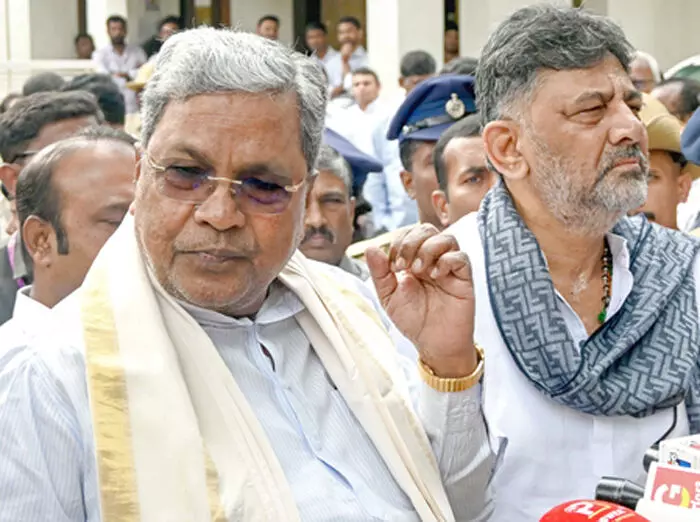 कर्नाटक हाईकोर्ट ने कुछ घंटों में ही राज्य सरकार के ‘मासिक धर्म अवकाश’ आदेश पर लगी रोक वापस ली कर्नाटक हाईकोर्ट ने कुछ घंटों में ही राज्य सरकार के ‘मासिक धर्म अवकाश’ आदेश पर लगी रोक वापस ली