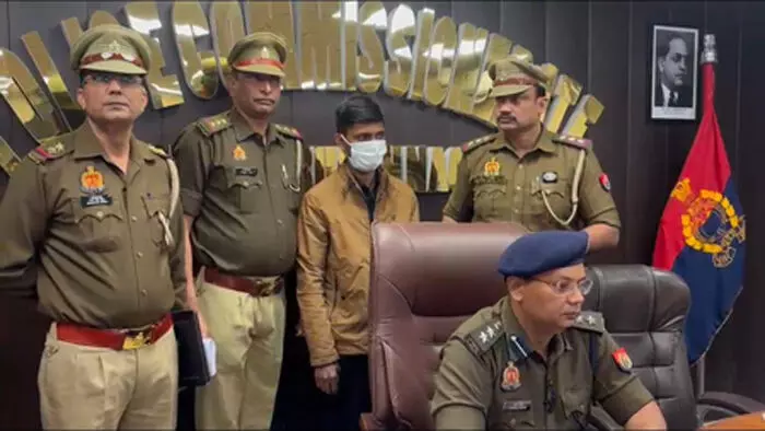 फर्जी जॉब प्लेसमेंट गिरोह का भंडाफोड़, कॉल सेंटर चलाकर बेरोजगार युवाओं को ठगने वाला मास्टरमाइंड गिरफ्तार फर्जी जॉब प्लेसमेंट गिरोह का भंडाफोड़, कॉल सेंटर चलाकर बेरोजगार युवाओं को ठगने वाला मास्टरमाइंड गिरफ्तार