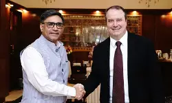अमेरिकी प्रतिनिधिमंडल के सदस्य रिक स्विट्जर ने विदेश सचिव विक्रम मिस्री से की मुलाकात, भारत-अमेरिका ट्रेड डील पर बातचीत की उम्मीद
