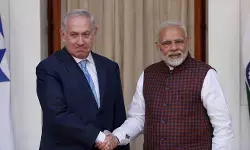 मोदी-नेतन्याहू की हॉटलाइन डिप्लोमेसी: रिश्तों में नई गर्माहट मोदी-नेतन्याहू की हॉटलाइन डिप्लोमेसी: रिश्तों में नई गर्माहट