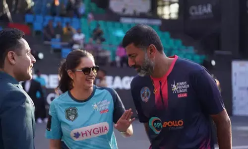 टीपीएल 2025: एग्जीबिशन मैच के लिए कोर्ट पर उतरे सानिया मिर्जा और रोहन बोपन्ना टीपीएल 2025: एग्जीबिशन मैच के लिए कोर्ट पर उतरे सानिया मिर्जा और रोहन बोपन्ना