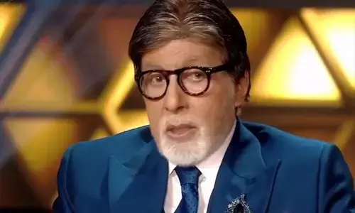 केबीसी के सेट पर अमिताभ बच्चन ने किया भ्रामरी प्राणायाम, योगा इंस्ट्रक्टर ने बताए फायदे केबीसी के सेट पर अमिताभ बच्चन ने किया भ्रामरी प्राणायाम, योगा इंस्ट्रक्टर ने बताए फायदे