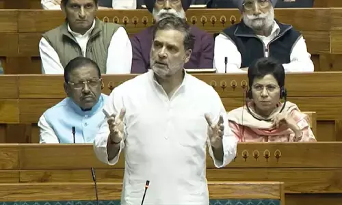 लोकसभा में राहुल गांधी का हमला : चुनाव आयोग पर भाजपा का नियंत्रण