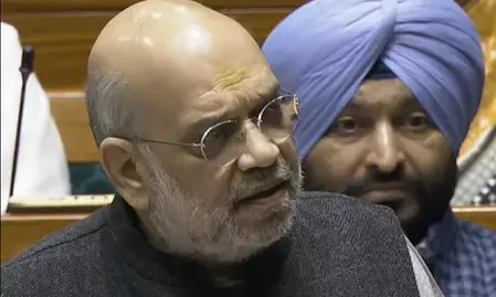 देश में पीएम और सीएम कौन बनेगा ये घुसपैठिये तय करेंगे तो क्या लोकतंत्र बचेगा?- लोकसभा में बोले अमित शाह देश में पीएम और सीएम कौन बनेगा ये घुसपैठिये तय करेंगे तो क्या लोकतंत्र बचेगा?- लोकसभा में बोले अमित शाह