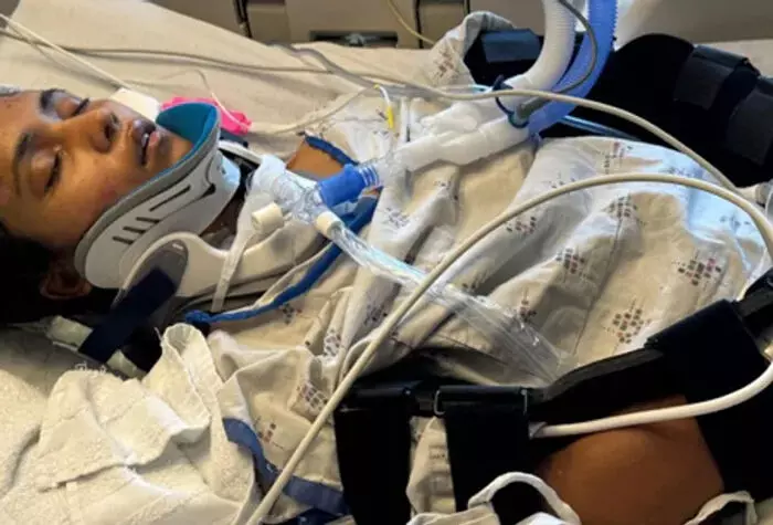 अमेरिका: हादसे के बाद भारतीय लड़की कोमा में, पिता की मदद करने आगे आए कम्युनिटी ग्रुप अमेरिका: हादसे के बाद भारतीय लड़की कोमा में, पिता की मदद करने आगे आए कम्युनिटी ग्रुप