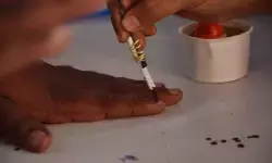 तेलंगाना ग्राम पंचायत चुनाव : पहले चरण के लिए मतदान जारी, 7 से 1 बजे तक होगी वोटिंग, 2 बजे से शुरू होगी वोटों की गिनती तेलंगाना ग्राम पंचायत चुनाव : पहले चरण के लिए मतदान जारी, 7 से 1 बजे तक होगी वोटिंग, 2 बजे से शुरू होगी वोटों की गिनती