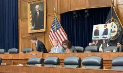 ट्रंप के टैरिफ से जुड़े फैसलों को लेकर डेमोक्रेट्स ने दी चेतावानी, कहा-इन नीतियों से भारत को खो देगा अमेरिका ट्रंप के टैरिफ से जुड़े फैसलों को लेकर डेमोक्रेट्स ने दी चेतावानी, कहा-इन नीतियों से भारत को खो देगा अमेरिका