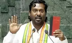 दिल्ली प्रदूषण पर कन्याकुमारी सांसद विजय वसंत ने लोकसभा में दिया स्थगन प्रस्ताव, बोले- सरकार ने बीजिंग मॉडल क्यों नहीं अपनाया? दिल्ली प्रदूषण पर कन्याकुमारी सांसद विजय वसंत ने लोकसभा में दिया स्थगन प्रस्ताव, बोले- सरकार ने बीजिंग मॉडल क्यों नहीं अपनाया?