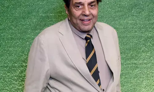 सिंहावलोकन 2025 : शोले की आग बुझी, महाभारत के कर्ण ने कहा अलविदा, इस साल ने छीने कई सितारे सिंहावलोकन 2025 : शोले की आग बुझी, महाभारत के कर्ण ने कहा अलविदा, इस साल ने छीने कई सितारे