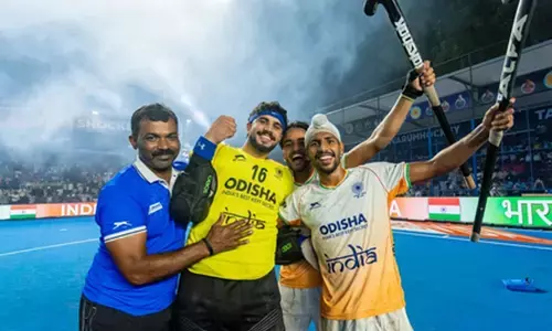 मेंस जूनियर वर्ल्ड कप: अंतिम मिनटों में भारत ने किया उलटफेर, अर्जेंटीना को 4-2 से हराकर जीता ब्रॉन्ज मेडल मेंस जूनियर वर्ल्ड कप: अंतिम मिनटों में भारत ने किया उलटफेर, अर्जेंटीना को 4-2 से हराकर जीता ब्रॉन्ज मेडल