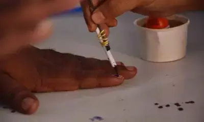 तेलंगाना ग्राम पंचायत चुनाव : पहले चरण के लिए मतदान जारी, 7 से 1 बजे तक होगी वोटिंग, 2 बजे से शुरू होगी वोटों की गिनती तेलंगाना ग्राम पंचायत चुनाव : पहले चरण के लिए मतदान जारी, 7 से 1 बजे तक होगी वोटिंग, 2 बजे से शुरू होगी वोटों की गिनती