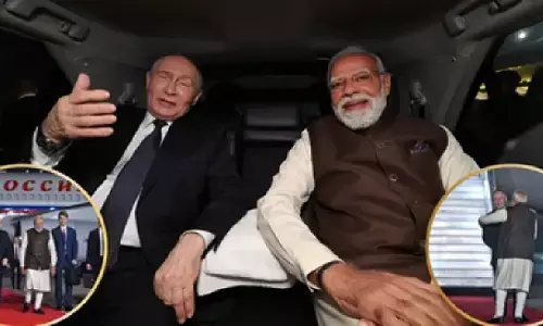 अमेरिकी सांसदों की बैठक में लहराया मोदी-पुतिन का पोस्टर, ट्रंप की घोर बेइज्जती