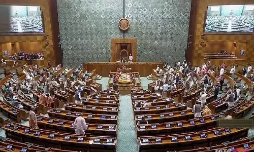 लोकसभा में उठा पंजाब में बिगड़ती कानून व्यवस्था का मुद्दा, कांग्रेस बोली-केंद्र और राज्य सरकार इस पर मूक दर्शक बनी हुई है लोकसभा में उठा पंजाब में बिगड़ती कानून व्यवस्था का मुद्दा, कांग्रेस बोली-केंद्र और राज्य सरकार इस पर मूक दर्शक बनी हुई है