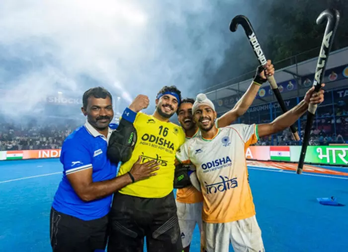 मेंस जूनियर वर्ल्ड कप: अंतिम मिनटों में भारत ने किया उलटफेर, अर्जेंटीना को 4-2 से हराकर जीता ब्रॉन्ज मेडल मेंस जूनियर वर्ल्ड कप: अंतिम मिनटों में भारत ने किया उलटफेर, अर्जेंटीना को 4-2 से हराकर जीता ब्रॉन्ज मेडल