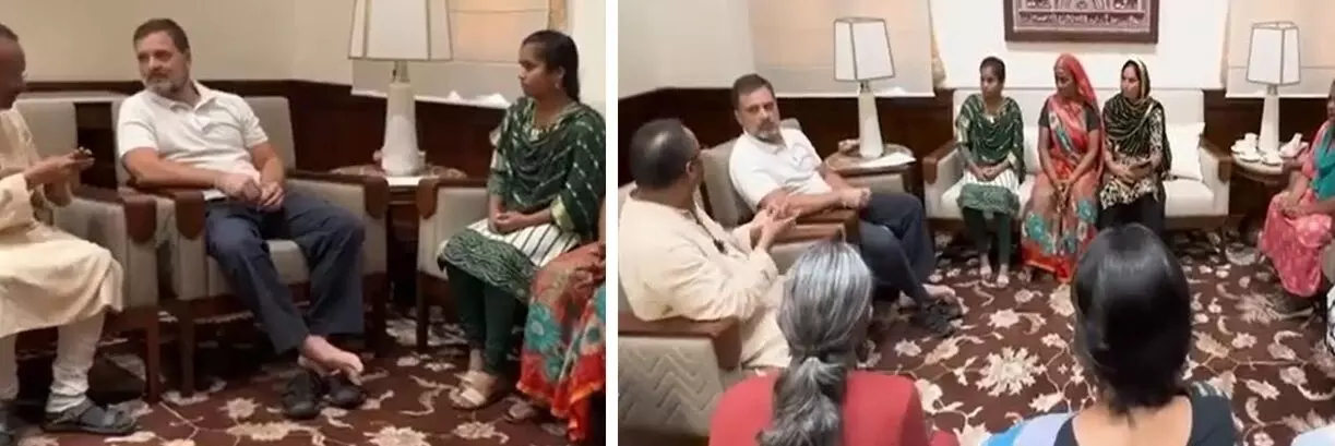 जनसंसद में कर्मचारियों से मिले राहुल गांधी , मोदी सरकार पर सरकारी संस्थानों को खत्म करने का लगाया आरोप जनसंसद में कर्मचारियों से मिले राहुल गांधी , मोदी सरकार पर सरकारी संस्थानों को खत्म करने का लगाया आरोप