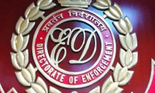 कफ सिरप मामले में लखनऊ सहित छह शहरों में 25 ठिकानों पर ईडी की छापेमारी कफ सिरप मामले में लखनऊ सहित छह शहरों में 25 ठिकानों पर ईडी की छापेमारी