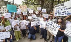 दिल्ली में निजी स्कूल मनमाने तरीके से नहीं बढ़ा सकेंगे फीस, उपराज्यपाल वीके सक्सेना ने जारी की अधिसूचना दिल्ली में निजी स्कूल मनमाने तरीके से नहीं बढ़ा सकेंगे फीस, उपराज्यपाल वीके सक्सेना ने जारी की अधिसूचना