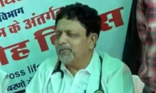 UP News: कंप्यूटर इंजीनियर फर्जीवाड़ा कर बन गया डॉक्टर, जानें पूरी कहानी UP News: कंप्यूटर इंजीनियर फर्जीवाड़ा कर बन गया डॉक्टर, जानें पूरी कहानी