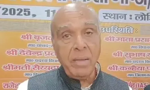 घुसपैठियों को भारत से बाहर का रास्ता दिखाया जाएगा: जगदंबिका पाल घुसपैठियों को भारत से बाहर का रास्ता दिखाया जाएगा: जगदंबिका पाल