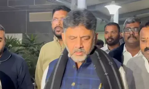 डीके शिवकुमार दिल्ली पहुंचे, वोट चोरी विरोध-प्रदर्शन में होंगे शामिल डीके शिवकुमार दिल्ली पहुंचे, वोट चोरी विरोध-प्रदर्शन में होंगे शामिल